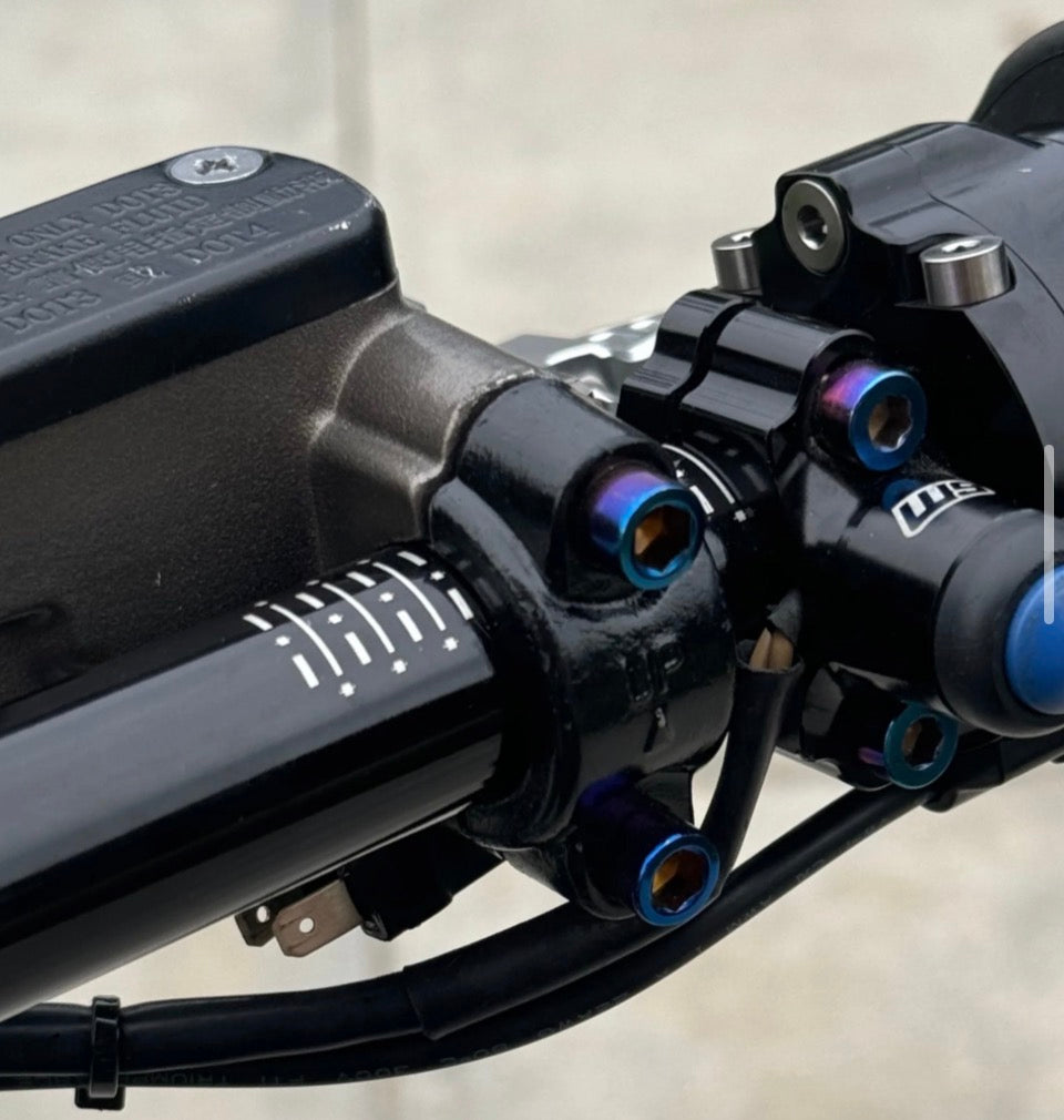 Ultra bee Bar Mount titanium